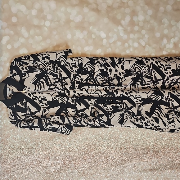 Topshop Dresses & Skirts - Topshop Black and Cream Abstract Long Sleeve Dress